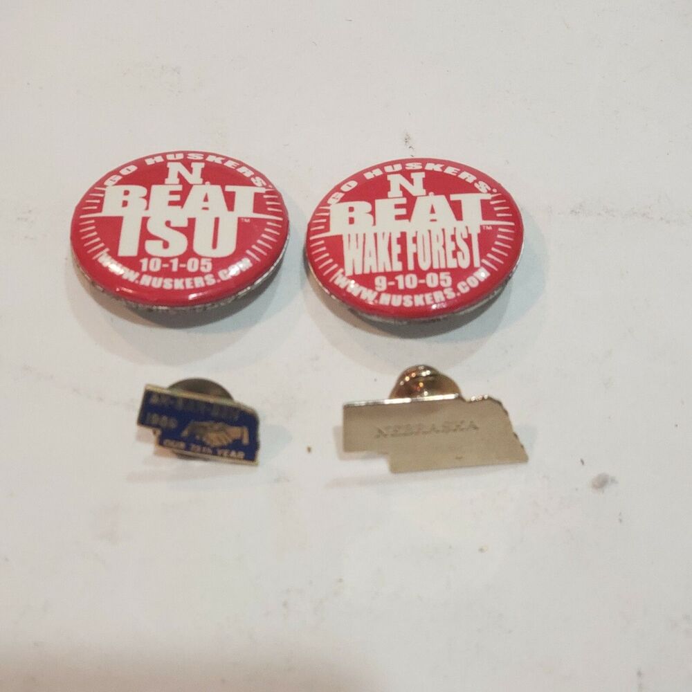 Vintage Nebraska Cornhuskers Button Pins Lot of 4 & Coin-Huskers-State-Aksarben